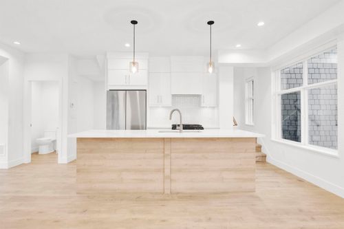 7-12770 105 Ave, Surrey, BC, V3V0A6 | Card Image