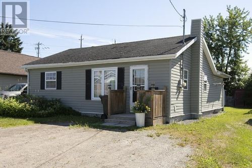82 Cameron Ave, Sault Ste. Marie, ON, P6B4X2 | Card Image