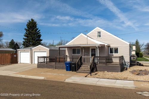 206 3rd Avenue Sw, Dickinson, ND, 58601 | Card Image