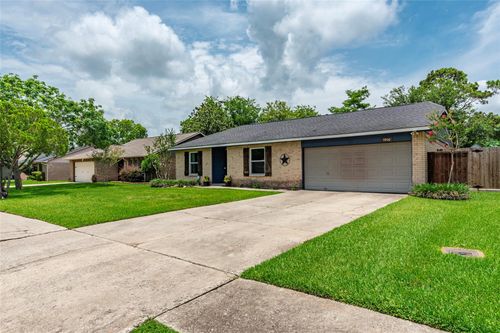 5906 High Meadow St, League City, TX, 77573-3113 | Card Image