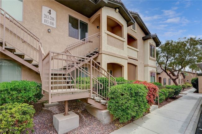 2014 - 8985 S Durango Dr, Condo with 3 bedrooms, 2 bathrooms and null parking in Las Vegas NV | Image 4