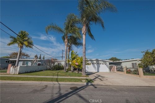 9515 Shade Ln, Pico Rivera, CA, 90660-5341 | Card Image