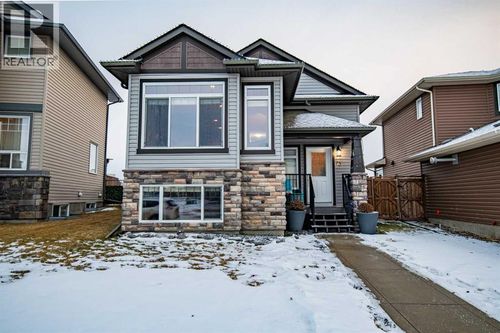73 Bowman Cir, Sylvan Lake, AB, T4S0H9 | Card Image