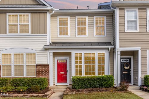 7824 Silverthread Ln, Raleigh, NC, 27617-4814 | Card Image