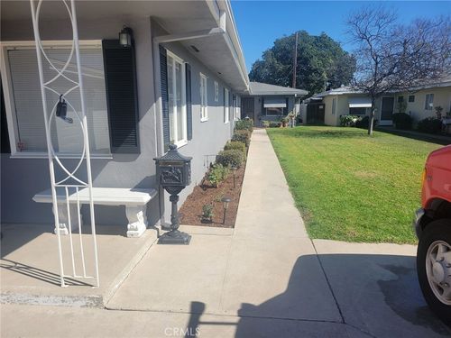 208 N La Plz, Anaheim, CA, 92805-2247 | Card Image