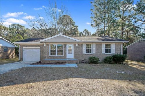 2935 Peacock St, Hope Mills, NC, 28348-9642 | Card Image