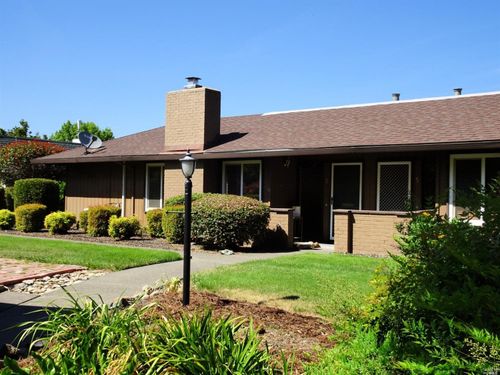 6 Woodgreen Street, Santa Rosa, CA, 95409 | Card Image