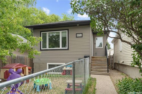 2075 Lindsay St, Regina, SK, S4N3B8 | Card Image