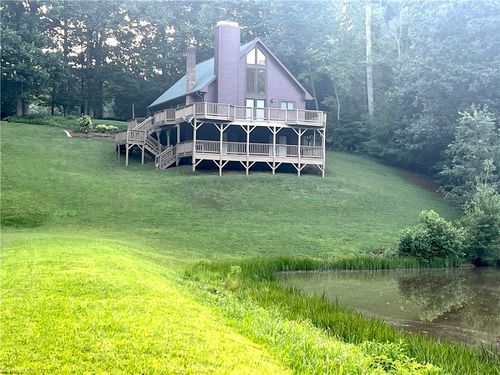 6517 Blazingwood Dr, Pfafftown, NC, 27040-9572 | Card Image