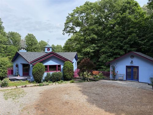 873 Silverleaf Rd, Zionville, NC, 28698-9349 | Card Image