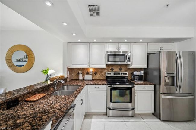 APT-2303 - 28068 Cavendish Ct, Condo with 2 bedrooms, 2 bathrooms and 1 parking in BONITA SPRINGS FL | Image 8