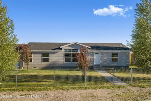 14 13th St, Big Piney, WY, 83113-8828 | Card Image