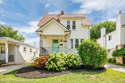 20826 Erben Street, Home with 2 bedrooms, 1 bathrooms and null parking in St. Clair Shores MI | Image 1