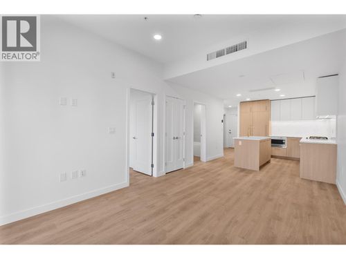 2xx-375 Clayton St, Coquitlam, BC, V3K3X6 | Card Image