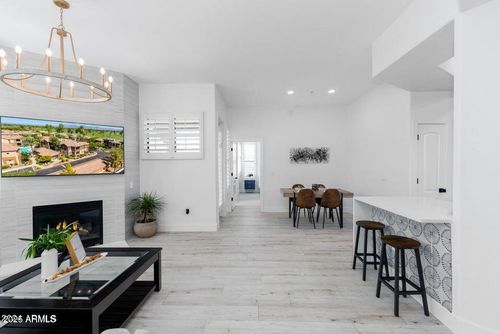 225-7027 N Scottsdale Rd, Paradise Valley, AZ, 85253-3682 | Card Image