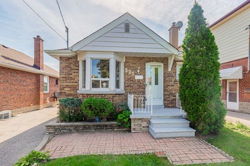 521 Glen Park Avenue, North York, ON, M6B2G2 | Card Image