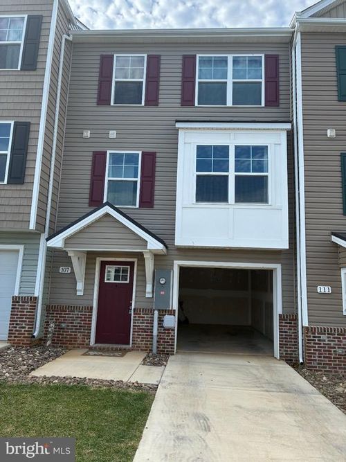 107 Olga Dr, MARTINSBURG, WV, 25403-1838 | Card Image