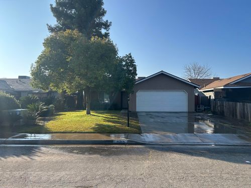 925 W Petunia St, Farmersville, CA, 93223-3008 | Card Image