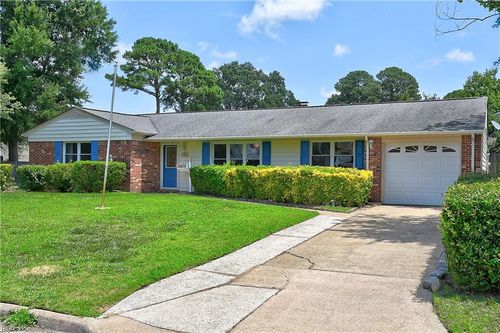 600 Sandy Springs Ln, Virginia Beach, VA, 23452-3012 | Card Image