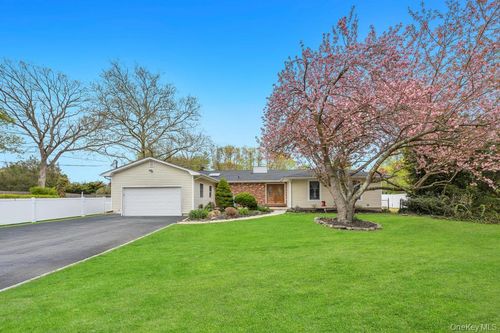 408B Lenox Rd, Huntington, NY, 11746 | Card Image