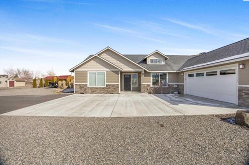 105503 E. Badge Badger Rd, Kennewick, WA, 99338 | Card Image