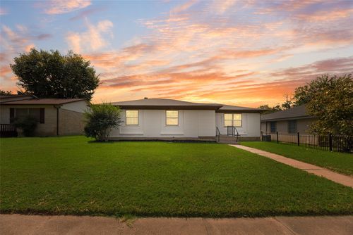 10038 Mesita Dr, Dallas, TX, 75217-3045 | Card Image