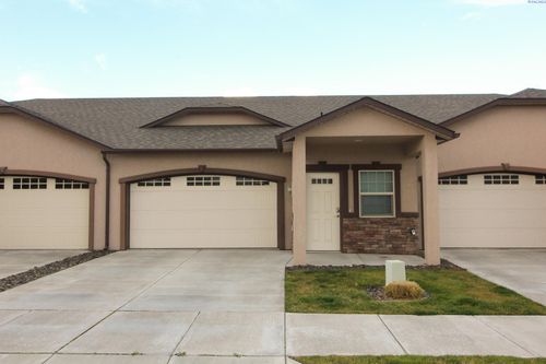 2790 W 30th Pl, Kennewick, WA, 99337-3101 | Card Image