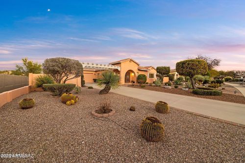 13066 N Eagleview Dr, Oro Valley, AZ, 85755-1768 | Card Image