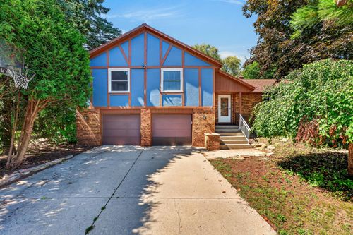 4004 Greenwood Ct, Sheboygan, WI, 53081-7427 | Card Image