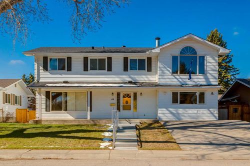43 Mapleburn Dr Se, Calgary, AB, T2J1Y3 | Card Image