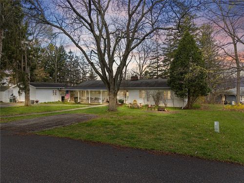 11 Woods End, Aurora, NY, 13026-9775 | Card Image