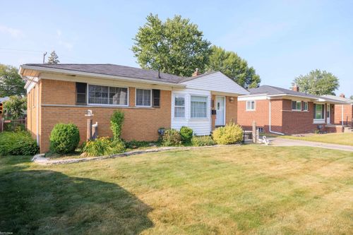 22617 Raymond Court Street, St Clair Shores, MI, 48082 | Card Image