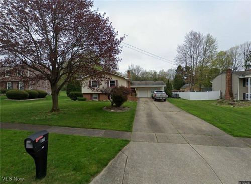 371 Green Hill Drive, Tallmadge, OH, 44278 | Card Image