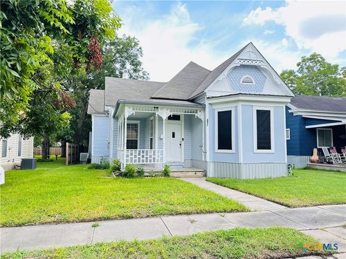 207 Schrimscher St, Yoakum, TX, 77995-3651 | Card Image
