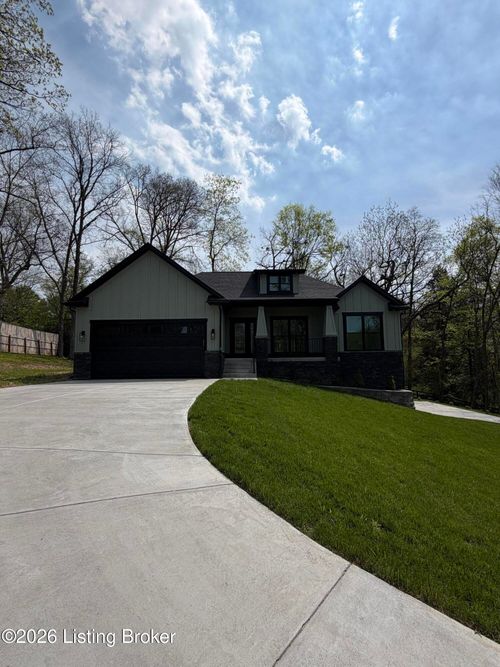 8105 Michael Ray Dr, Louisville, KY, 40219-5214 | Card Image