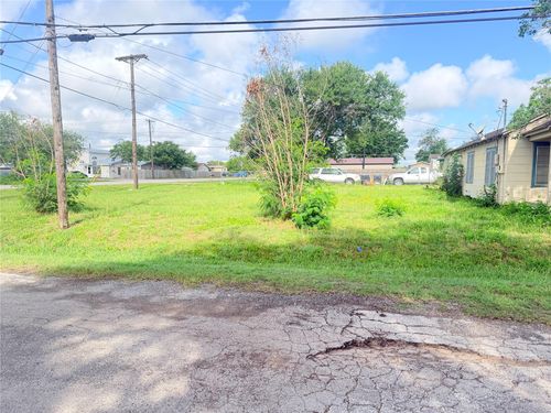 101 Carl Street, Refugio, TX, 78377 | Card Image