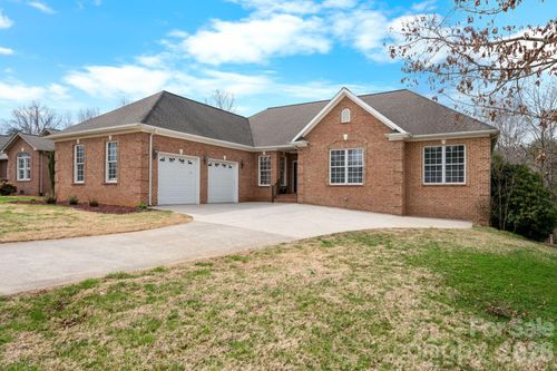 215 Browning Dr, Taylorsville, NC, 28681-3350 | Card Image