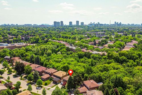 20 Saddletree Dr, North York, ON, M2H3L3 | Card Image