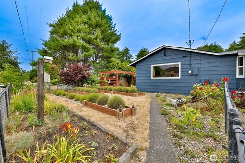 2548 Evergreen Park Rd, Grayland, WA, 98547-9777 | Card Image