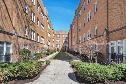 2e-2537 Prairie Ave, Evanston, IL, 60201-2255 | Card Image
