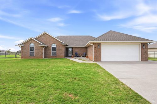 38 Freedom Cir, Altus, OK, 73521-2150 | Card Image