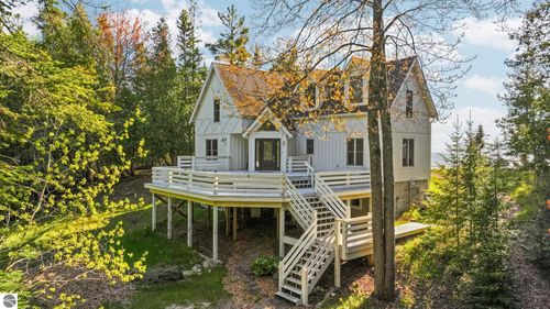 33171 Mrs Reddings Trl, Beaver Island, MI, 49782-5295 | Card Image