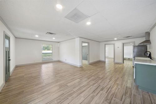 a-3010 Winding Way, Huntsville, TX, 77340-6833 | Card Image