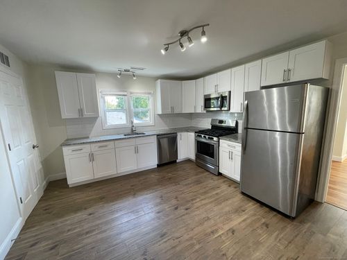 2-22 Culver Ln, North Haven, CT, 06473-3727 | Card Image