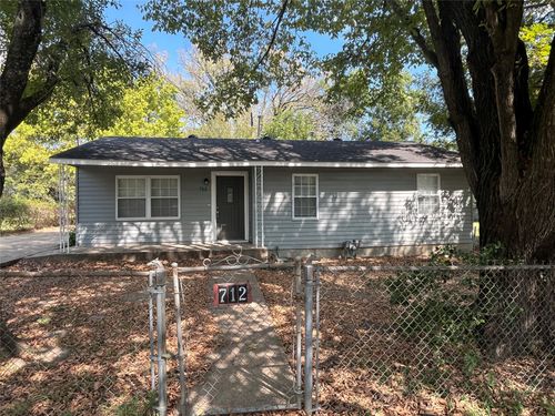 712 Dewberry St, Wilmer, TX, 75172-1250 | Card Image