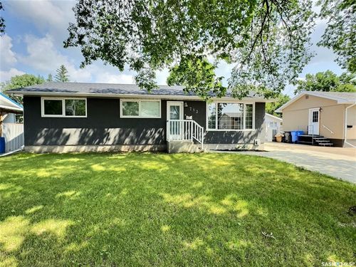 713 Albert St, Estevan, SK, S4A1R7 | Card Image