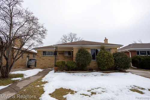 18062 Ash Ave, Eastpointe, MI, 48021-2722 | Card Image