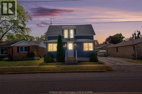 475 Broadway St, Port Lambton, ON, N0P2B0 | Card Image