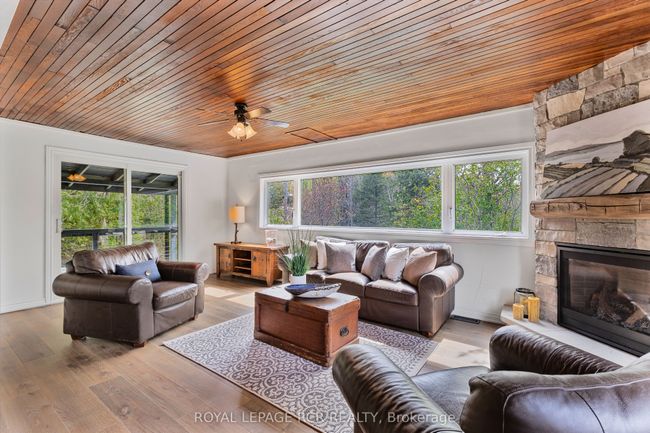 17329 Shaws Creek Rd, House other with 3 bedrooms, 2 bathrooms and 6 parking in Belfountain ON | Image 16