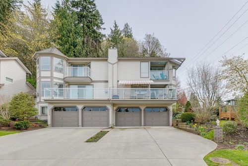 8376 Centre St, Delta, BC, V4C3X4 | Card Image